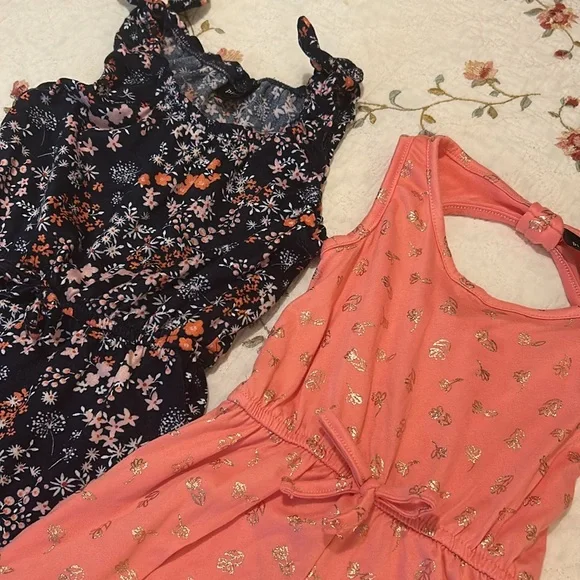 š„SOLDš„Set of 2 EUC 3T Jumpers - Picture 2 of 5